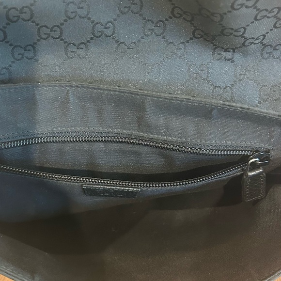Gucci crossbody or bumbag - Picture 6 of 8